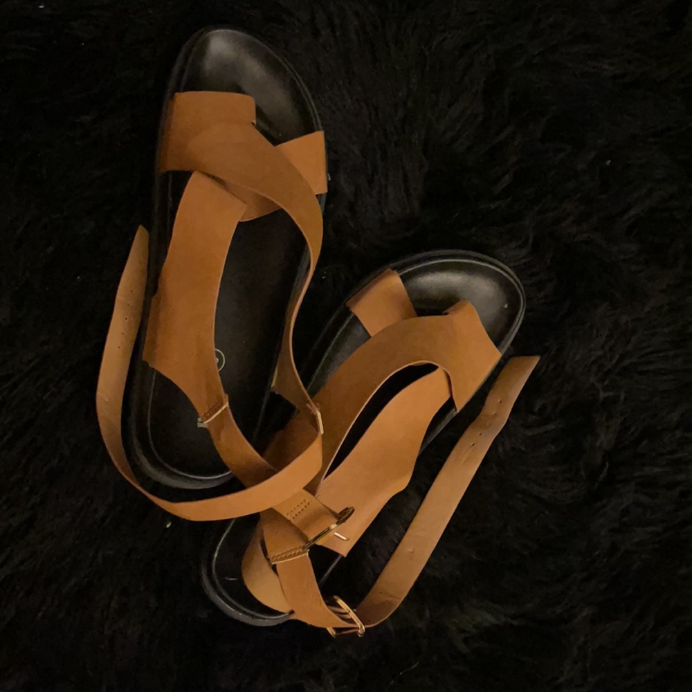 Sandals - Picture 2 of 3